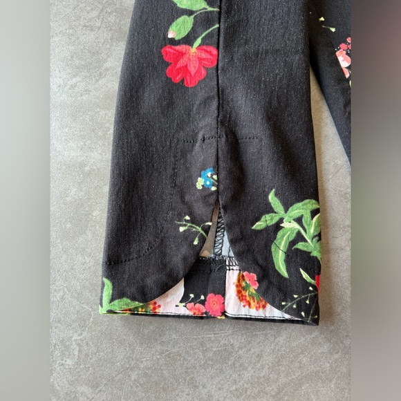 SOFT SURROUNDINGS In Bloom Floral
Slim Cropped Women’s Pull On Pants S-M - Picture 5 of 6